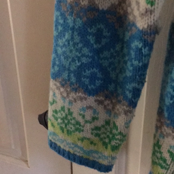 J.Jill sweater with lots of great colors ❤️🐾🐨 - Picture 4 of 5